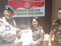 Kejaksaan Negeri Bengkulu Bersama Tim Gegana Musnahkan Ratusan Amunisi Barang Bukti 