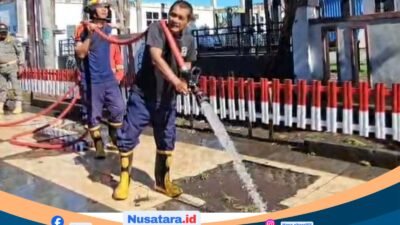 Pedagang Durian Kuasai Trotoar, Satpol PP Bersihkan dan Pasang Pagar