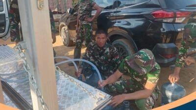 Satgas Gulbencal Kodam I/BB Distribusikan Air Bersih RO Bantuan Menkopolkam di Tukka–Badiri