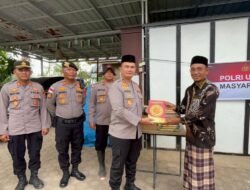 Polri Salurkan Bantuan Al-Qur’an kepada Pesantren Terdampak Banjir