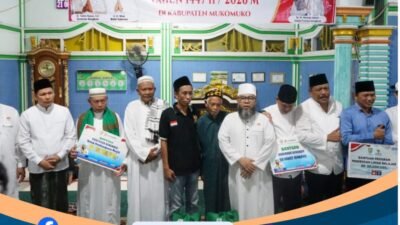 Gubernur Bengkulu Salurkan Bantuan dan Pastikan Pembangunan Infrastruktur di Mukomuko 