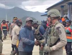 Aparat Gabungan Satgas Ops Damai Cartenz bersama Polres Puncak Amankan Aksi Masyarakat di Ilaga, Situasi Berlangsung Aman dan Kondusif