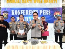 Polda Jambi Gelar Konferensi Pers, DPO Narkotika Berhasil Ditangkap di Tanjab Barat