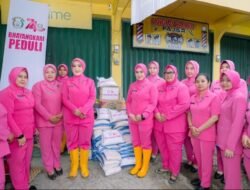 HKGB ke-74, Bhayangkari Sumbar Hadir Berikan Bantuan bagi Warga Terdampak Banjir Bandang